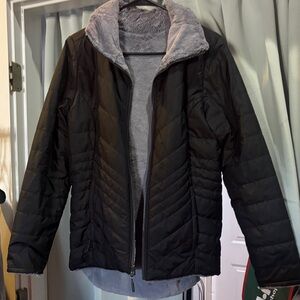 The North Face women’s reversible puffer/ fleece jacket